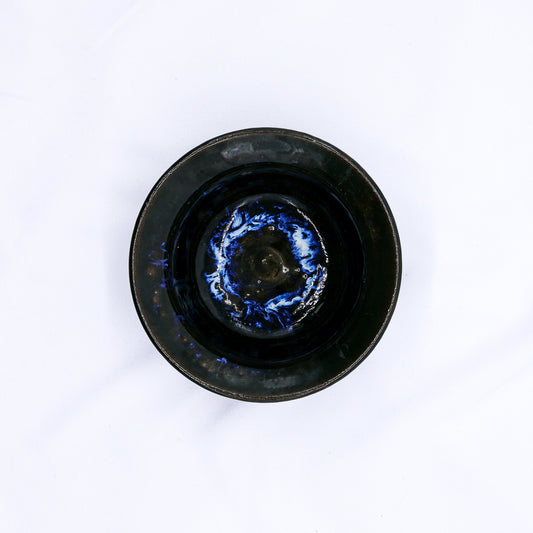 7,5' Cavewater Spiral Blue Handmade Grey Stoneware Bowl